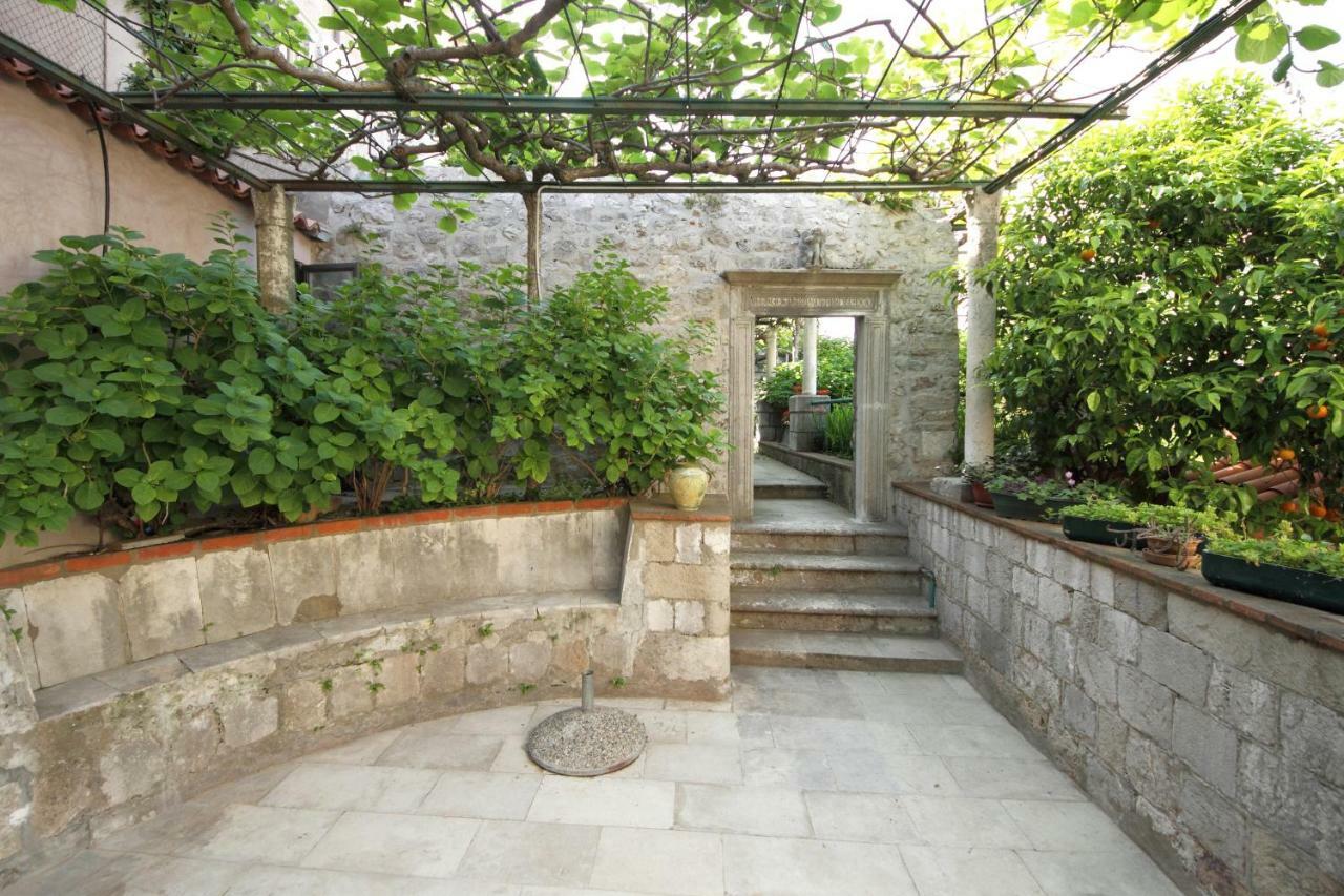 Old Town Garden *